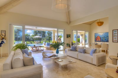 Hacienda B21 — A Cozy Family Escape