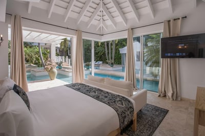 Luxury Villa Photo #58