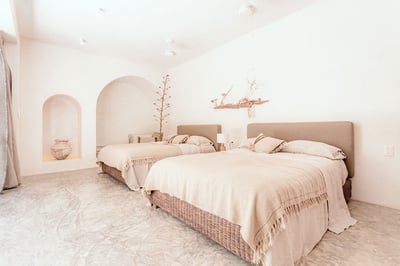 Luxury Villa Photo #43