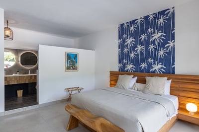 Luxury Villa Photo #37