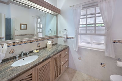 Luxury Villa Photo #12