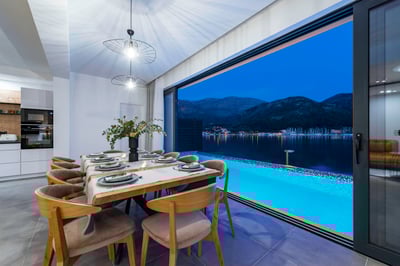 Luxury Villa Photo #25