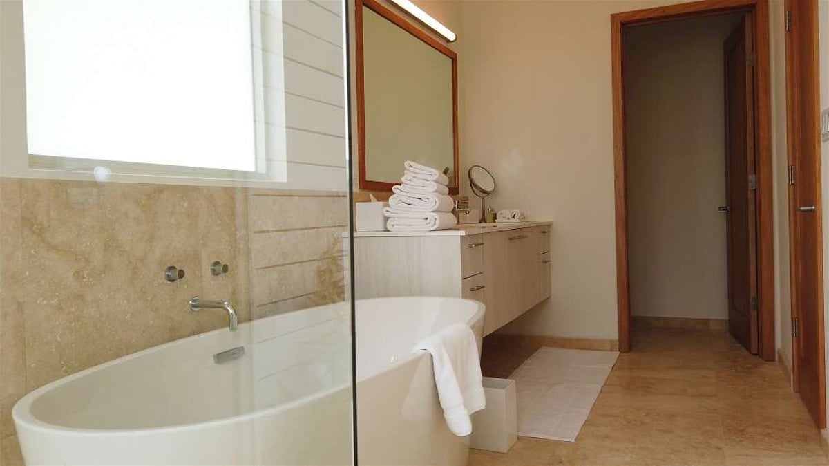 Three Bedroom Oceanfront Coral Villa villa rental - 17