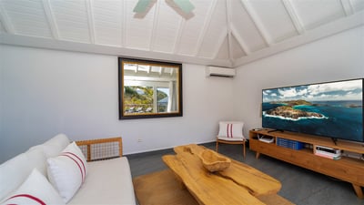 Luxury Villa Photo #17