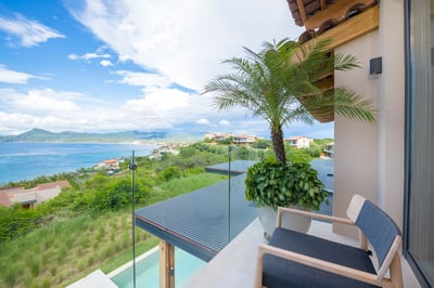 Luxury Villa Photo #38