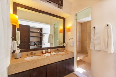 Luxury Villa Photo #13