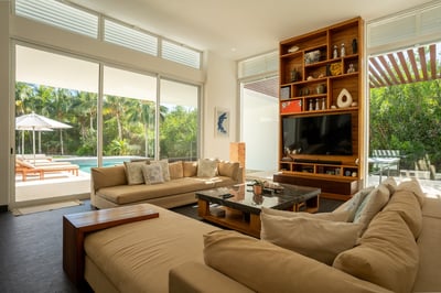 Luxury Villa Photo #20