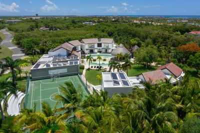 Luxury Villa Photo #2