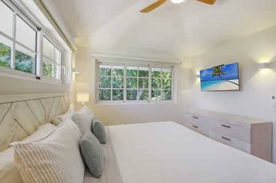 Luxury Villa Photo #30