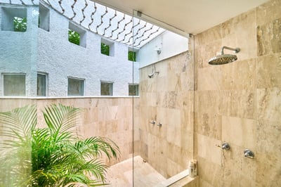 Luxury Villa Photo #28
