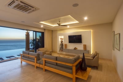 Luxury Villa Photo #12