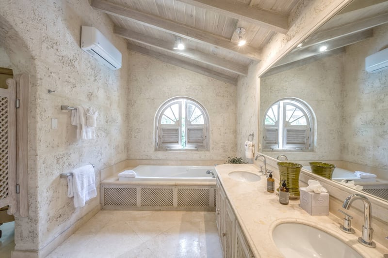 Bluff House and Cottage