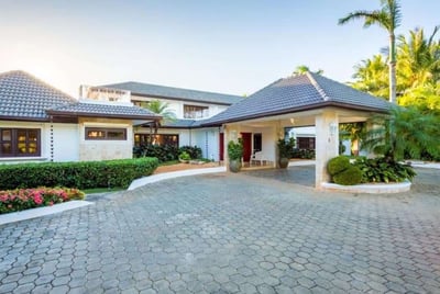 Luxury Villa Photo #24