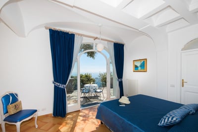 Luxury Villa Photo #25