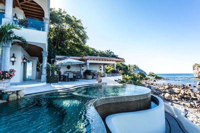 Mismaloya Beach,Casa Nautica