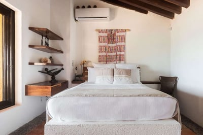 Luxury Villa Photo #30