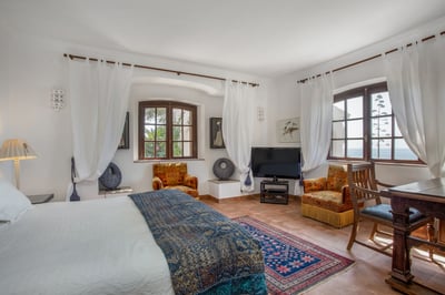 Luxury Villa Photo #18