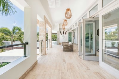 Luxury Villa Photo #27