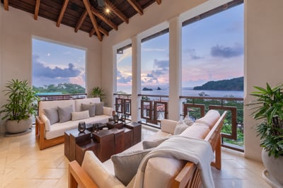 Luxury Villa Photo #7