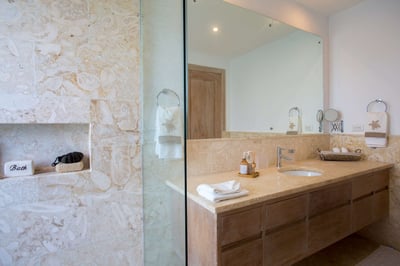 Luxury Villa Photo #51