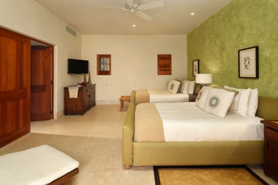 Luxury Villa Photo #13