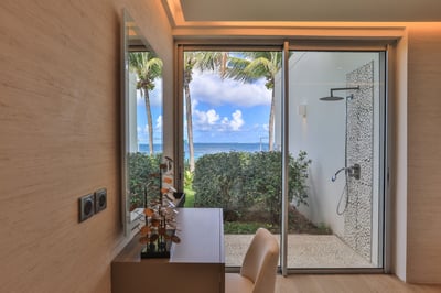 Luxury Villa Photo #23
