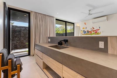 Luxury Villa Photo #16