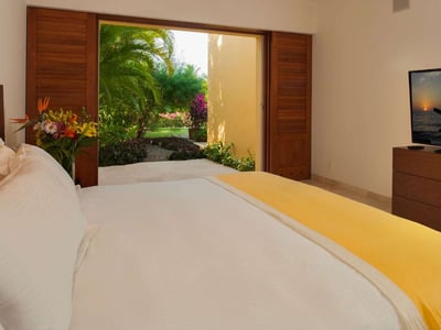 Luxury Villa Photo #20