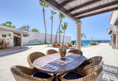 Luxury Villa Photo #25