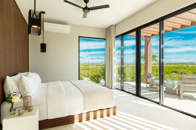 Luxury Villa Photo #26