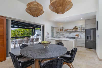 Luxury Villa Photo #18