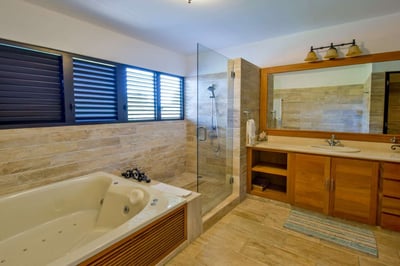 Luxury Villa Photo #22