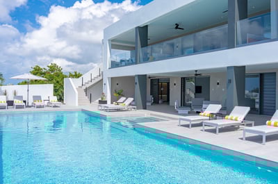 Luxury Villa Photo #3