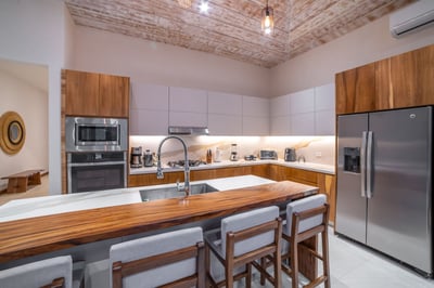 Luxury Villa Photo #18