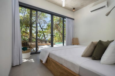 Luxury Villa Photo #18