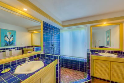 Luxury Villa Photo #18