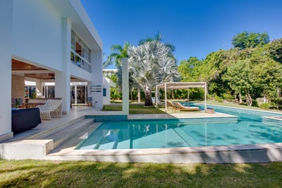 Luxury Villa Photo #5