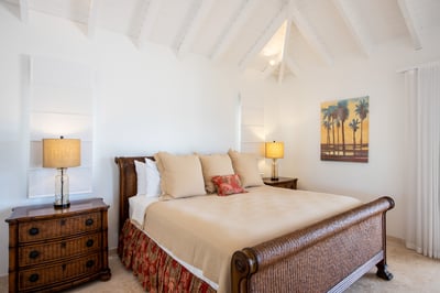 Luxury Villa Photo #17