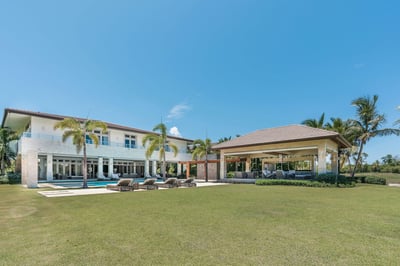 Luxury Villa Photo #4
