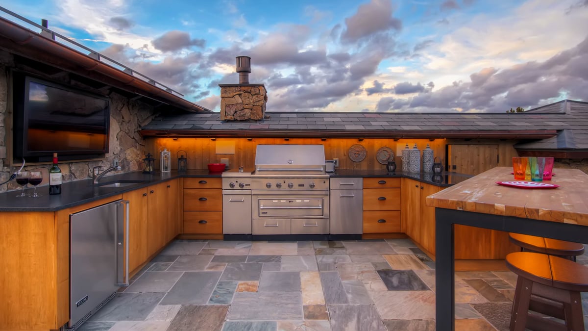 Rooftop BBQ station and ultimate outdoor kitchen - Image 8