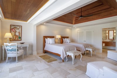 Luxury Villa Photo #23