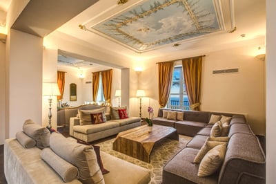 Luxury Villa Photo #8