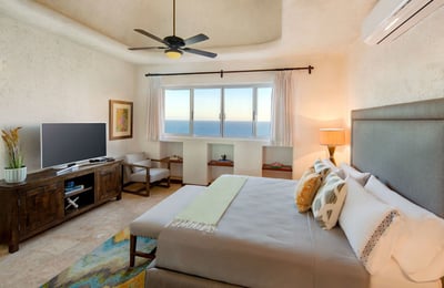 Luxury Villa Photo #31