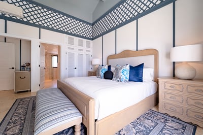 Luxury Villa Photo #26