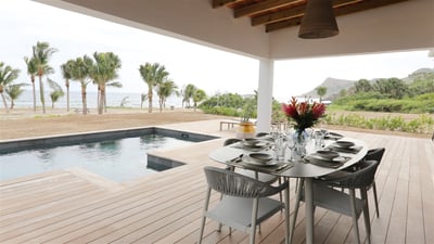 Luxury Villa Photo #4