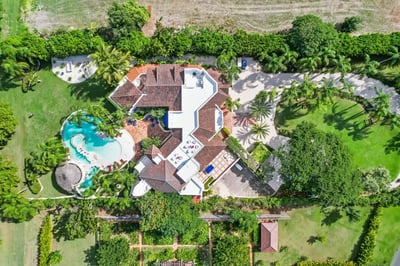 Luxury Villa Photo #2