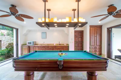 Luxury Villa Photo #24