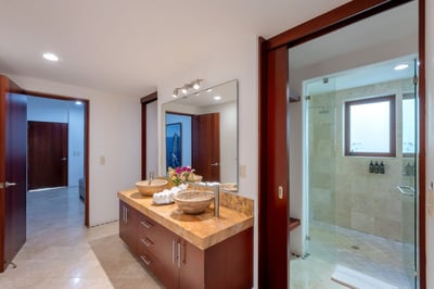 Luxury Villa Photo #36