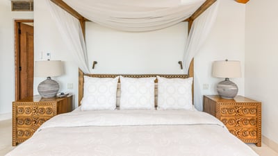 Luxury Villa Photo #15