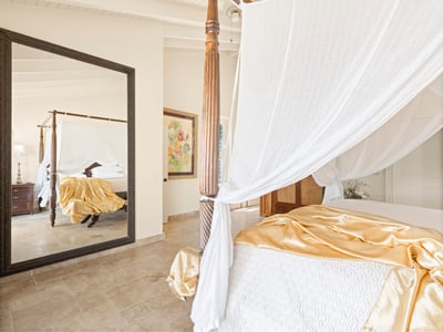 Luxury Villa Photo #31